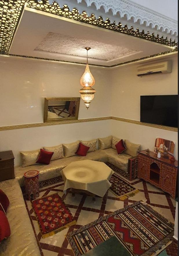 Quarya Assiyahia - Riad Camilia- Maison Entiere Avec Piscine Марракеш Экстерьер фото
